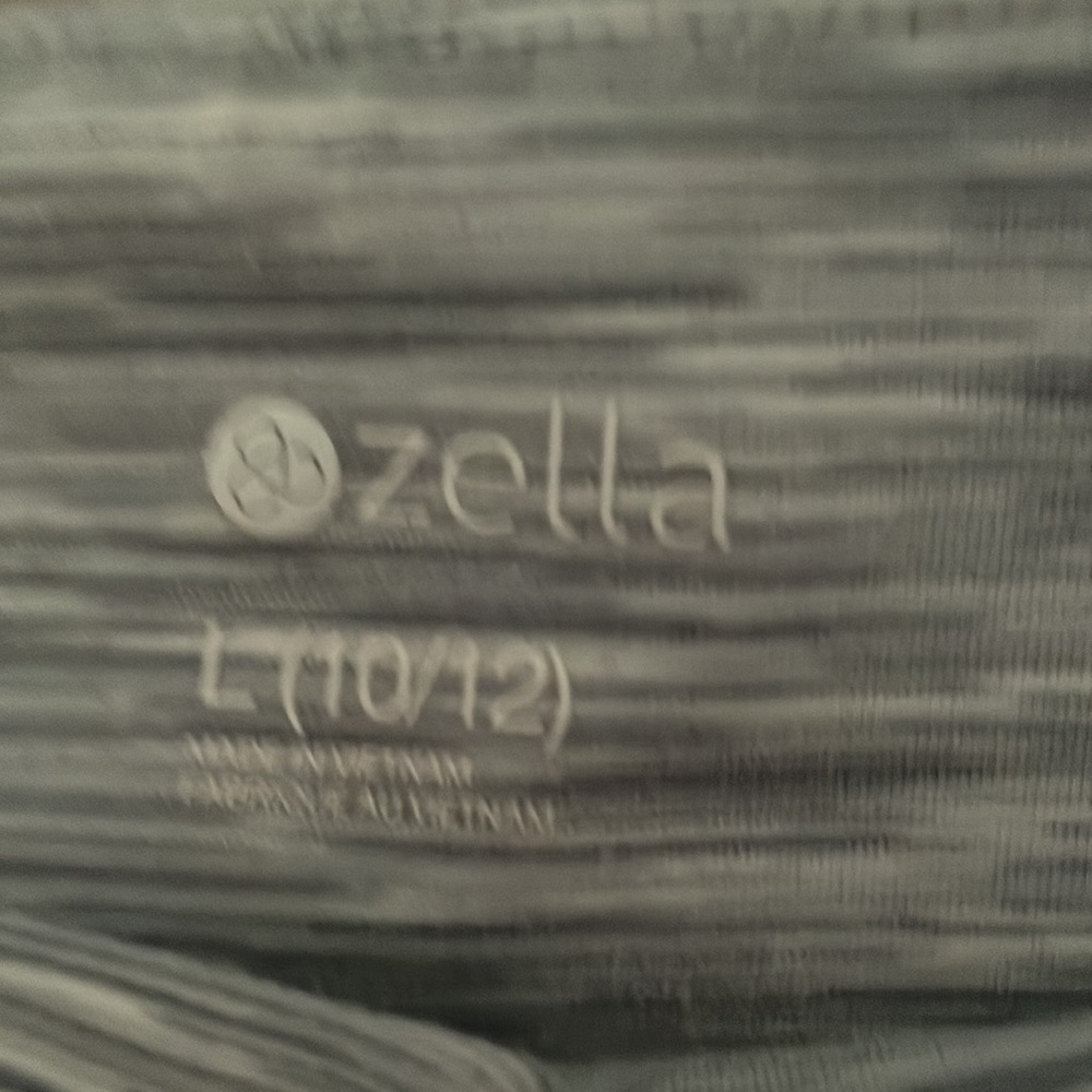 zella capri leggings, kids large (10/12) - Picture 3 of 3